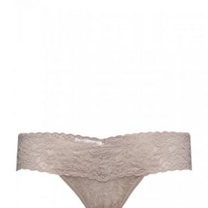 Hanky Panky Low Rise Thong Signature Lace Stringit